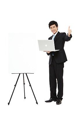 포토 JPG 스튜디오촬영 전신 라이프스타일 남자 맨라이프 포즈 비즈니스 모션 실내 설명 한명 서기 미소 웃음 들기 누끼 사람 동양인 정장 손짓 20대 성인 라이프 비즈니스라이프 노트북 컴퓨터 한국인 엄지손가락 최고 업무 직장인 비즈니스맨 발표 작업실 보고 프레젠테이션 이젤 화이트보드 남자만 남자한명만 성인남자만 청년만 청년남자만 청년남자한명만 성인한명만 성인남자한명만 성인만 국내포토 직업 1 옷 손가락 표정 인종 청년 내부 생활 전자제품 미술도구 작업 파일형식