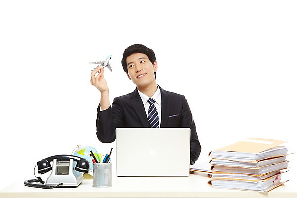 포토 JPG 스튜디오촬영 라이프스타일 남자 종이 맨라이프 여행 포즈 생각 비즈니스 모션 탁자 휴가 문구용품 비행기 실내 한명 미소 웃음 들기 누끼 사람 앉기 동양인 정장 손짓 상반신 20대 성인 라이프 비즈니스라이프 노트북 컴퓨터 필기구 펜 볼펜 지구본 한국인 업무 직장인 비즈니스맨 세계여행 작업실 전화기 책상 즐거움 문서 파일 연필꽂이 남자만 남자한명만 성인남자만 청년만 청년남자만 청년남자한명만 성인한명만 성인남자한명만 성인만 국내포토 직업 1 옷 감정 가구 항공교통 대중교통 표정 인종 청년 내부 생활 전자제품 세계 작업 오브젝트 파일형식