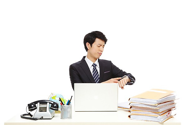 포토 JPG 스튜디오촬영 라이프스타일 남자 종이 시계 맨라이프 포즈 비즈니스 모션 탁자 문구용품 실내 한명 누끼 사람 앉기 동양인 정장 손짓 상반신 20대 성인 라이프 비즈니스라이프 노트북 컴퓨터 필기구 펜 볼펜 지구본 한국인 업무 직장인 비즈니스맨 작업실 전화기 손목시계 책상 문서 파일 연필꽂이 남자만 남자한명만 성인남자만 청년만 청년남자만 청년남자한명만 성인한명만 성인남자한명만 성인만 국내포토 직업 1 옷 가구 장신구 인종 청년 내부 생활 전자제품 작업 오브젝트 파일형식