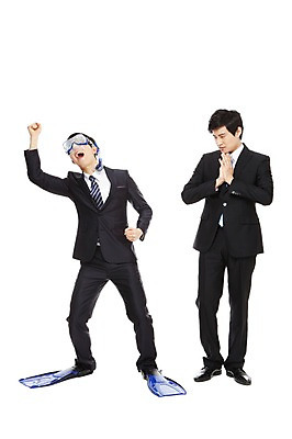 포토 JPG 스튜디오촬영 전신 라이프스타일 남자 맨라이프 포즈 비즈니스 모션 물놀이 레저 휴가 휴식 실내 서기 미소 웃음 누끼 사람 동양인 정장 손짓 20대 성인 두명 라이프 비즈니스라이프 여름휴가 바캉스 기쁨 한국인 수상스포츠 직장인 비즈니스맨 스노클링 호흡기관 물안경 오리발 즐거움 부러움 남자만 성인남자만 청년만 청년남자만 성인만 국내포토 직업 옷 감정 스포츠 컨셉 놀이 표정 인종 청년 내부 생활 장기_의학 수영용품 파일형식 여름_계절