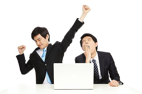 포토 JPG 스튜디오촬영 라이프스타일 남자 맨라이프 포즈 비즈니스 모션 탁자 협력 함께함 실내 피곤 누끼 사람 앉기 동양인 정장 상반신 20대 성인 두명 라이프 비즈니스라이프 노트북 컴퓨터 한국인 업무 도움 직장인 비즈니스맨 작업실 발전 목표 책상 동료 기지개 열정 하품 남자만 성인남자만 청년만 청년남자만 성인만 국내포토 직업 옷 감정 가구 컨셉 관계 인종 청년 내부 생활 전자제품 작업 생리현상 파일형식