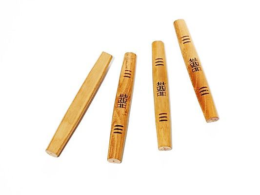 포토 JPG 스튜디오촬영 문자 한국문화 한국전통 전통 전통문화 문화 놀이 전통소품 한국 실내 누끼 사람없음 목재 하이앵글 놀이용품 전통놀이 한자 여러개 게임 도 게임용품 윷 윷놀이 오브젝트 국내포토 나무 동양문화 아시아 뷰포인트 다수 재료 내부 파일형식