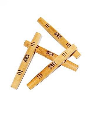 포토 JPG 스튜디오촬영 문자 한국문화 한국전통 전통 전통문화 문화 놀이 전통소품 한국 실내 누끼 사람없음 목재 하이앵글 놀이용품 전통놀이 한자 여러개 게임 게임용품 윷 윷놀이 오브젝트 국내포토 나무 동양문화 아시아 뷰포인트 다수 재료 내부 파일형식