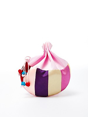 포토 JPG 스튜디오촬영 한국문화 한국전통 전통 전통문화 문화 생활용품 복주머니 전통소품 한국 실내 누끼 사람없음 컬러풀 한개 주머니 실크 오브젝트 색동 비단주머니 국내포토 1 동양문화 아시아 컬러 내부 직물 파일형식