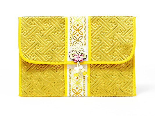 포토 JPG 스튜디오촬영 한국문화 한국전통 전통 전통문화 문화 컬러 생활용품 전통소품 한국 실내 누끼 사람없음 한개 노란색 바느질도구 실크 바늘꽂이 오브젝트 자수 반짓고리 국내포토 1 동양문화 아시아 내부 직물 꽂이 파일형식