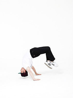 포토 JPG 스튜디오촬영 전신 모자 잡화 패션 남자 포즈 모션 실내 힙합 한명 누끼 사람 동양인 20대 성인 청춘 댄서 한국인 춤 브레이크 비보이 역동적 힙합댄스 남자만 남자한명만 성인남자만 청년만 청년남자만 청년남자한명만 성인한명만 성인남자한명만 성인만 국내포토 직업 1 음악 컨셉 문화예술 인종 청년 내부 파일형식