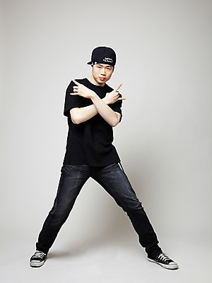 포토 JPG 스튜디오촬영 전신 모자 잡화 패션 남자 포즈 모션 실내 힙합 한명 사람 동양인 손짓 20대 성인 청춘 댄서 한국인 춤 브레이크 비보이 역동적 힙합댄스 남자만 남자한명만 성인남자만 청년만 청년남자만 청년남자한명만 성인한명만 성인남자한명만 성인만 국내포토 직업 1 음악 컨셉 문화예술 인종 청년 내부 파일형식