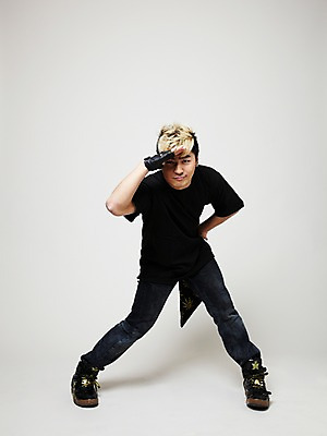 포토 JPG 스튜디오촬영 전신 패션 남자 포즈 모션 실내 힙합 한명 사람 동양인 손짓 20대 성인 청춘 댄서 한국인 춤 브레이크 비보이 역동적 힙합댄스 남자만 남자한명만 성인남자만 청년만 청년남자만 청년남자한명만 성인한명만 성인남자한명만 성인만 국내포토 직업 1 음악 컨셉 문화예술 인종 청년 내부 파일형식