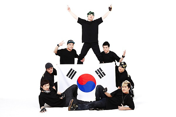 포토 JPG 스튜디오촬영 전신 모자 잡화 패션 남자 포즈 모션 한국 실내 힙합 들기 누끼 사람 동양인 손짓 여러명 20대 성인 청춘 파이팅 기쁨 댄서 한국인 춤 국기 태극기 브레이크 비보이 역동적 힙합댄스 열정 국가대표 남자만 성인남자만 청년만 청년남자만 성인만 국내포토 직업 감정 아시아 음악 다수 컨셉 문화예술 운동선수 인종 청년 내부 파일형식