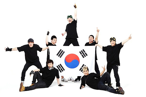 포토 JPG 스튜디오촬영 전신 모자 잡화 패션 남자 포즈 모션 한국 실내 힙합 들기 누끼 사람 동양인 손짓 여러명 20대 성인 청춘 파이팅 기쁨 댄서 한국인 춤 국기 태극기 브레이크 비보이 역동적 힙합댄스 열정 국가대표 남자만 성인남자만 청년만 청년남자만 성인만 국내포토 직업 감정 아시아 음악 다수 컨셉 문화예술 운동선수 인종 청년 내부 파일형식