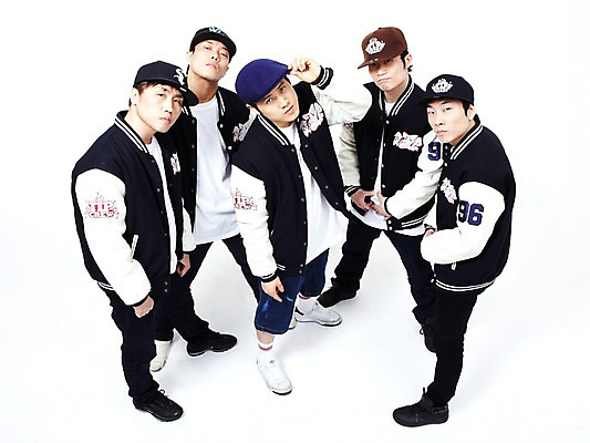 포토 JPG 스튜디오촬영 전신 모자 잡화 패션 남자 포즈 모션 실내 힙합 누끼 사람 동양인 여러명 20대 성인 청춘 하이앵글 댄서 한국인 춤 브레이크 비보이 힙합댄스 열정 남자만 성인남자만 청년만 청년남자만 성인만 국내포토 직업 감정 음악 뷰포인트 다수 컨셉 문화예술 인종 청년 내부 파일형식