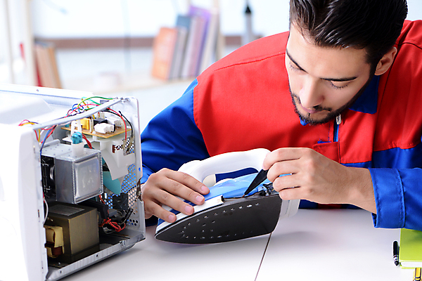 포토 JPG 해외이미지 직업 손 유니폼 생각 부분 가정 탁자 사람없음 장비 과학기술 기구 공구 업무 센터 작업실 기술자 엔지니어 수리 철 서비스 순환 반도체 전자 공학 DIY 유지 국회 다리미질 마더보드 배려 지원 하드웨어 해외202105 해외포토 옷 교육 가구 모션 기술 취미 신체부위 컴퓨터 도구 작업 파일형식
