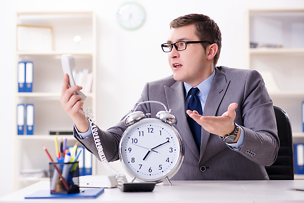 포토 JPG 해외이미지 시계 비즈니스 노동자 스트레스 말하기 대화 사람없음 노트북 스마트폰 컴퓨터 사무실 분노 긴급 시간 업무 작업 비즈니스맨 좌절 종업원 전화기 경영자 약속 바쁨 공포 야근 지연 경영 마감 불평 압력 회계사 실종 해외202105 해외포토 직업 남자 감정 컨셉 모션 전자제품 핸드폰 스마트기기 직장인 사건 리더 파일형식