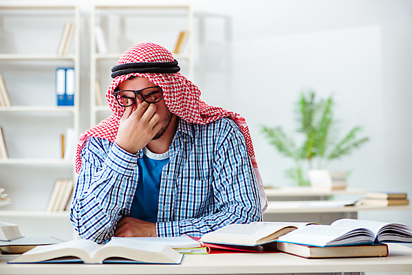 포토 JPG 해외이미지 학생 교육 졸업 교실 학교 피곤 사람없음 책 학습 스터디 독서 쌓기 시험 정보 업무 도서관 이슬람교 속도 교과서 준비 대학교 서점 사우디아라비아 아랍에미리트 단식 시험공부 아랍어 프로젝트 연습생 해외202105 해외포토 종교 컨셉 중동 모션 교재 상점 작업 연습 파일형식