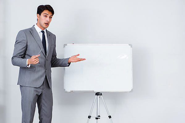 포토 JPG 해외이미지 직업 여자 교육 남자 종이 회사 비즈니스 통신 탁자 회의 설계 노동자 설명 서기 사람 사람없음 사무실 공백 방 흰색 가리킴 업무 작업 비즈니스맨 비즈니스우먼 발표 그룹 토론 강의 종업원 동료 경영자 화이트보드 경영 세미나 브레인스토밍 해외202105 해외포토 컬러 가구 컨셉 관계 모션 손짓 직장인 리더 파일형식