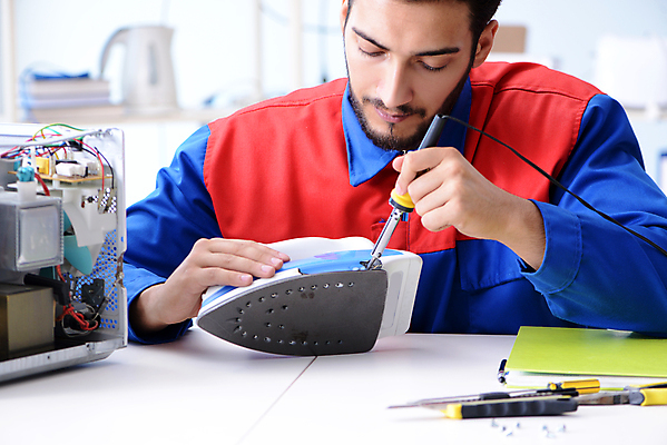 포토 JPG 해외이미지 직업 손 행복 유니폼 부분 가정 탁자 사람없음 장비 과학기술 기구 공구 업무 센터 작업실 기술자 엔지니어 수리 철 서비스 순환 반도체 전자 공학 DIY 유지 국회 다리미질 마더보드 지원 하드웨어 해외202105 해외포토 옷 교육 감정 가구 모션 기술 취미 신체부위 컴퓨터 도구 작업 파일형식