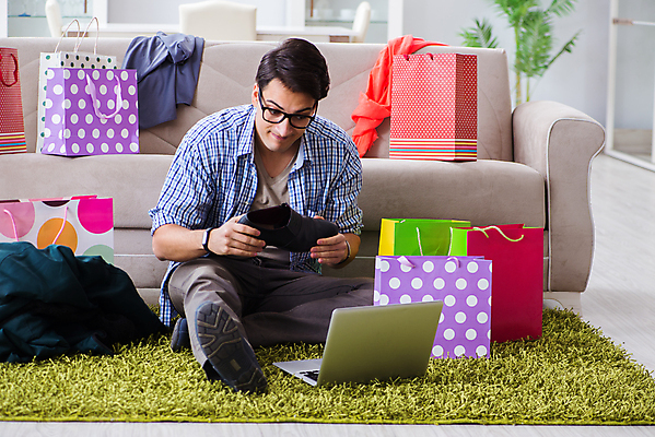 포토 JPG 해외이미지 학생 응시 옷 신발 크리스마스 인터넷 가방 주택 미소 사람없음 노트북 쇼핑 컴퓨터 유행 세일 상점 공책 웹 펼침 고급 우아함 선택 구매 고객 텔레마케팅 모음 소매 온라인 블로거 블로그 쇼퍼홀릭 프리랜서 제의 해외202105 해외포토 직업 시선 잡화 기념일 컨셉 모션 문구용품 표정 건물 전자제품 서비스업 파일형식