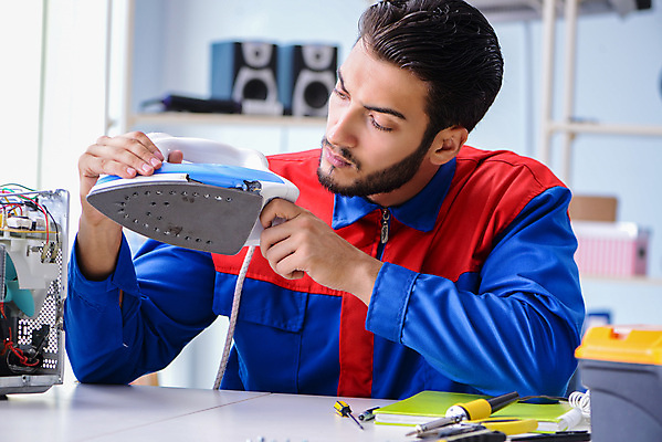 포토 JPG 해외이미지 직업 손 유니폼 생각 부분 가정 탁자 사람없음 장비 과학기술 기구 공구 업무 센터 작업실 기술자 엔지니어 수리 철 서비스 순환 반도체 전자 공학 DIY 유지 국회 다리미질 마더보드 배려 지원 하드웨어 해외202105 해외포토 옷 교육 가구 모션 기술 취미 신체부위 컴퓨터 도구 작업 파일형식