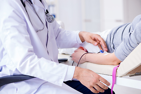 포토 JPG 해외이미지 과학 건강 병원 주사기 사람없음 치료 빨간색 약 환자 간호사 의사 하트 심장 바늘 액체 혈액 실험실 바이러스 질병 주기 감염 시스템 주사약 팔 암 정맥 기부 순서 돌봄 살균 해외202105 해외포토 모양 컬러 의학 의료기기 모션 실험 신체부위 의료진 도구 장기_의학 혈관 파일형식