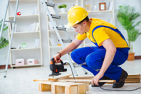 포토 JPG 해외이미지 산업 가구 노동자 바닥 아파트 주택 안전 사람없음 목재 쌓기 방 장비 기구 공구 작업 판넬 작업실 수리 널 자르기 목수 목공예 DIY 국회 조립 계약자 설치 송곳 업그레이드 재주꾼 톱질 합판 파케트 해외202105 해외포토 나무 직업 생활용품 재료 모션 취미 건물 도구 공예 계약 파일형식