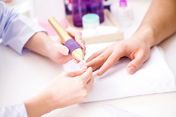 포토 JPG 해외이미지 모델 손 여자 손가락 건강 관리 손바닥 미술 사람없음 치료 연필 상점 스파 페인트 화장품 도구 공구 잡기 마사지 못 손톱관리 손톱 피부 파일 광택 조립 프랑스어 돌봄 위생관리 아크릴 스타일 신청 해외202105 해외포토 문자 의학 모션 재질 문화예술 학용품 사람 신체부위 필기구 뷰티 네일아트 파일형식