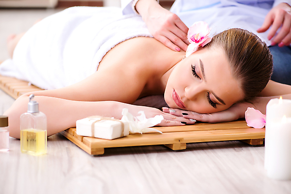 포토 JPG 해외이미지 라이프스타일 여자 꽃 선 컨셉 신체 태국 휴식 건강 관리 사람없음 치료 수건 약 상점 스파 의사 마사지 뜨거움 소중 피부 피부관리 아로마 객실 아로마테라피 테라피 순서 거짓말 돌봄 바디케어 해외202105 해외포토 식물 아시아 의학 모션 사람 생활 신체부위 위생용품 뷰티 의료진 파일형식