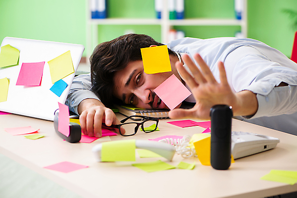 포토 JPG 해외이미지 비즈니스 스트레스 피곤 사람없음 스마트폰 사무실 쪽지 헤드폰 작업 도움 비즈니스맨 센터 좌절 정지 균형 종업원 고객 책상 서비스 상담 경영자 바쁨 텔레마케팅 부름 업무과다 야근 그만 마감 운영자 조언 지원 헬프 목차 실종 해외202105 해외포토 직업 남자 감정 음향기기 가구 컨셉 모션 핸드폰 스마트기기 업무 직장인 서비스업 사건 리더 파일형식