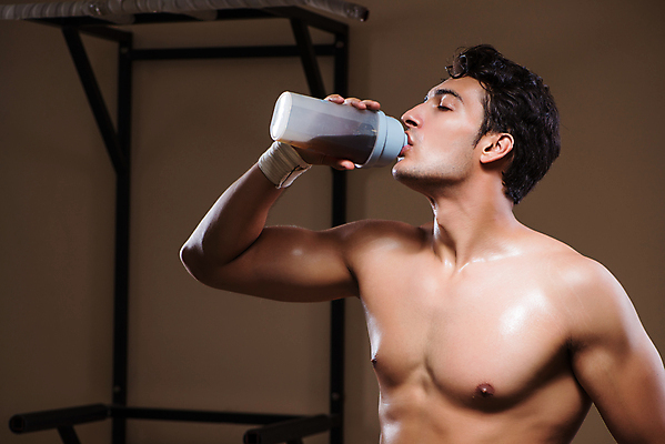 포토 JPG 해외이미지 모양 남자 스포츠 운동화 신체 다이어트 근육 건강 사람없음 운동 스트레칭 힘 에너지 마시기 칵테일 항아리 몸무게 갈증 보디빌딩 보디빌더 연습 클럽 체육관 근육질 역도 몸통 무거움 보충 떨림 단백질 리프팅 운동가 이두근 힘찬 도핑 해외202105 해외포토 신발 컨셉 모션 주류 사람 신체부위 헬스 도자기 무게 몸매 영양소 파일형식