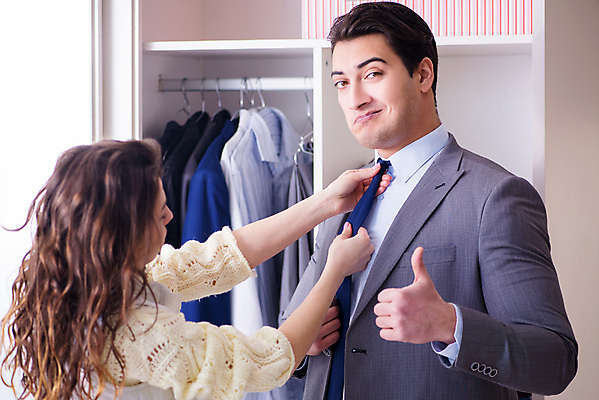 포토 JPG 해외이미지 직업 손 드레스 옷 남자 셔츠 비즈니스 가족 아침 넥타이 정장 사람없음 일상 유행 상점 재킷 거울 엄지손가락 아내 업무 도움 비즈니스맨 장롱 고급 우아함 암호 스마트 준비 매듭 정중 스타일 해외202105 해외포토 주간 잡화 가구 컨셉 상의 손가락 관계 사람 라이프 신체부위 외투 작업 직장인 파일형식