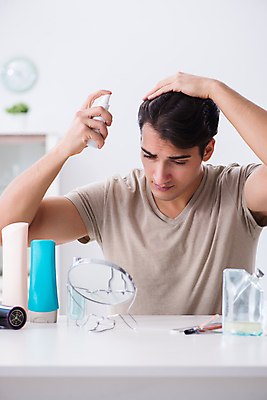 포토 JPG 해외이미지 모델 라이프스타일 헤어스타일 응시 남자 얼굴 아침 주택 건강 사람없음 일상 섹시 반사 유행 화장품 거울 욕실 신선 비즈니스맨 피부 크림 피부관리 분무기 로션 몸단장 노려봄 돌봄 에어로졸 위생관리 이상 스타일 신청 해외202105 해외포토 주간 시선 컨셉 비즈니스 모션 표정 관리 사람 건물 라이프 생활 신체부위 뷰티 직장인 파일형식