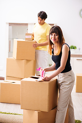 포토 JPG 해외이미지 커플 비즈니스 포장 가족 교통시설 모션 남편 새로움 아파트 주택 경고 사람없음 상자 사무실 라벨 쌓기 화물 아내 컨테이너 배송 서비스 사인 테이프 패키지 짐싸기 판지 꺼내기 대출 취급주의 해외202105 해외포토 산업 교통 컨셉 관계 문구용품 프레임 건물 금융 운송업 시설 파일형식