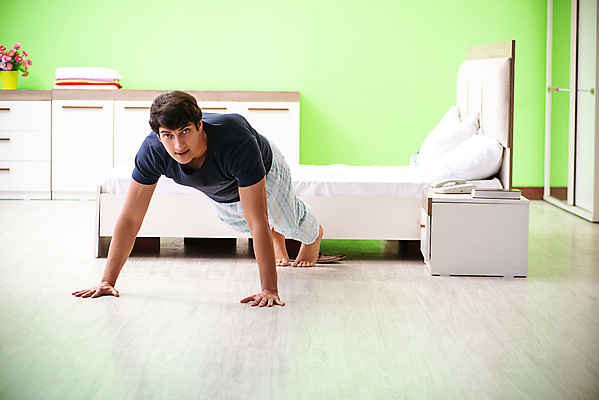 포토 JPG 해외이미지 모양 라이프스타일 남자 스포츠 신체 호텔 아침 휴식 주택 실내 건강 취미 사람없음 일상 운동 스트레칭 힘 침실 방 침대 연습 체육관 근육질 체조 에어로빅 해외202105 해외포토 주간 가구 컨셉 숙소 근육 사람 내부 건물 라이프 생활 춤 몸매 파일형식