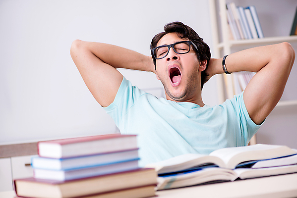 포토 JPG 해외이미지 학생 교육 졸업 교실 학교 수업 주택 피곤 사람없음 10대 책 학습 스터디 독서 시험 잠 도서관 교과서 준비 대학교 낮잠 과제 하품 일반 시험공부 많음 연습생 해외202105 해외포토 컨셉 청소년 교재 건물 연습 생리현상 파일형식