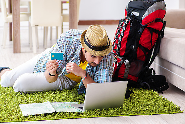 포토 JPG 해외이미지 학생 응시 여행 인터넷 배낭 호텔 휴가 설계 항해 사람없음 노트북 컴퓨터 세계 여행객 여행가방 트래킹 캠핑 하이킹 짐 신용카드 티켓 모험가 준비 온라인 예약 짐싸기 루트 백패커 원정 체크인 하이커 해외202105 해외포토 시선 컨셉 배_교통 가방 숙소 레저 사람 금융 전자제품 파일형식
