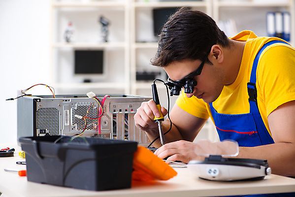 포토 JPG 해외이미지 안경 노동자 고글 사람없음 컴퓨터 장비 과학기술 공구 업무 작업 센터 기술자 수리 확대 청소 묘사 서비스 순환 전자 고정 문제 펜치 핀셋 DIY 교체 깨짐 마더보드 전기회로 지원 프로세서 하드웨어 해외202105 해외포토 직업 잡화 컨셉 모션 기술 취미 전자제품 도구 회로판 파일형식