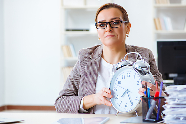 포토 JPG 해외이미지 시계 비즈니스 노동자 스트레스 직장 피곤 사람없음 컴퓨터 사무실 쌓기 긴급 시간 업무 작업 비즈니스우먼 좌절 종업원 경영자 약속 바쁨 공포 야근 지연 경영 마감 압력 회계사 실종 해외202105 해외포토 직업 여자 감정 컨셉 회사 모션 전자제품 직장인 사건 리더 파일형식