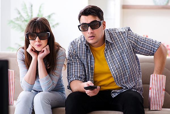 포토 JPG 해외이미지 라이프스타일 커플 응시 행복 안경 포즈 2 가족 관계 휴식 주택 함께함 실내 사람 앉기 사람없음 소파 3D 스크린 텔레비전 방 관찰 잡기 영화관 먹기 필름 손목시계 영화 쇼 팝콘 드라마 멀리 리빙 동영상 제어 채널 프로그램 가상 가상현실 현실 해외202105 해외포토 시선 잡화 감정 시계 컨셉 의자 장신구 모션 문화예술 내부 건물 생활 전자제품 극장 디지털합성 파일형식