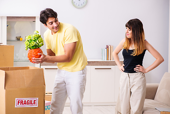 포토 JPG 해외이미지 나무 식물 커플 행복 포장 가족 관계 교통시설 모션 남편 새로움 아파트 주택 경고 사람없음 상자 사무실 라벨 쌓기 화물 아내 냄비 컨테이너 배송 서비스 사인 패키지 짐싸기 판지 꺼내기 대출 취급주의 해외202105 해외포토 감정 산업 교통 컨셉 비즈니스 프레임 건물 금융 운송업 솥 시설 파일형식