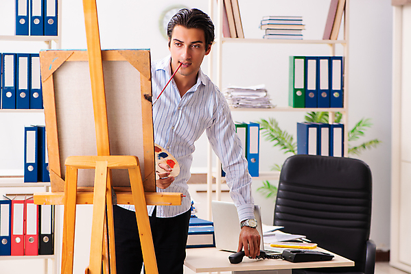 포토 JPG 해외이미지 학생 비즈니스 수업 직장 창조 말하기 대화 미술 취미 사람없음 스마트폰 학습 사무실 페인트 붓 업무 비즈니스맨 그리기 팔레트 스케치 종업원 전화기 이젤 그림 바쁨 폴더 예술가 캔버스 페인트붓 화가 마감 아크릴 회계사 실종 해외202105 해외포토 직업 교육 남자 회사 모션 재질 문화예술 핸드폰 스마트기기 미술도구 작업 직장인 사건 파일 파일형식