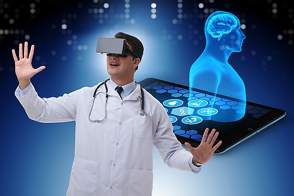 포토 JPG 해외이미지 남자 의학 청진기 팔벌리기 사람모양 한명 손짓 상반신 성인 앞모습 태블릿 의사 가상공간 홀로그램 가상현실 성인남자한명만 VR기기 해외202105 해외포토 모양 1 뷰포인트 의료기기 모션 사람 전자제품 스마트기기 기계 의료진 남자한명만 성인남자만 파일형식