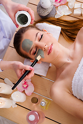 포토 JPG 해외이미지 웰빙 여자 꽃 행복 얼굴 신체 휴식 건강 가면 사람없음 치료 수건 머리 상점 스파 화장품 마사지 붓 씻기 미용사 청소 소중 피부 크림 피부관리 점토 진흙 닦기 테라피 내추럴 순서 거짓말 돌봄 신청 해외202105 해외포토 식물 직업 감정 컨셉 의학 모션 사람 신체부위 위생용품 뷰티 청결 파일형식