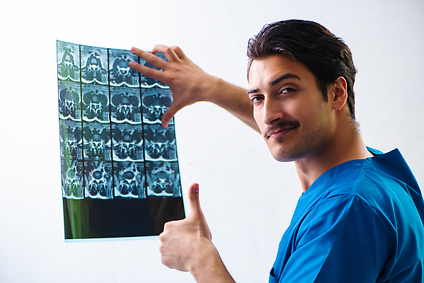 포토 JPG 해외이미지 응시 엑스레이 건강 병원 사람없음 치료 컴퓨터 약 의사 엄지손가락 긴급 실험실 질병 분석 암 보험 방사선 스캐너 치유 해외202105 해외포토 시선 컨셉 손가락 의학 실험 전자제품 의료진 파일형식