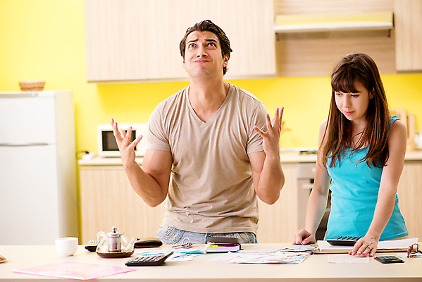 포토 JPG 해외이미지 커플 종이 돈 가족 남편 설계 사람없음 금융 경제 주방 계산기 분노 아내 절약 계산 좌절 투자 문제 영수증 회계 보험 계산서 파산 대출 빚 세금 예산 적자 회계사 비용 해외202105 해외포토 직업 감정 컨셉 비즈니스 관계 문구용품 장비 재산 파일형식