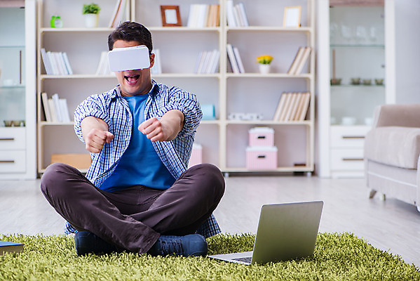 포토 JPG 해외이미지 학생 라이프스타일 행복 안경 놀이 고글 주택 앉기 취미 사람없음 컴퓨터 3D 헤드폰 경쟁 운전 흐름 게임 레이싱 사이버 흥분 하이테크 비전 동영상 중독 패드 혁명 게이머 비디오게임 인터페이스 제어 가상 가상현실 현실 중독자 해외202105 해외포토 잡화 감정 음향기기 컨셉 모션 기술 시합 건물 생활 전자제품 디지털합성 파일형식