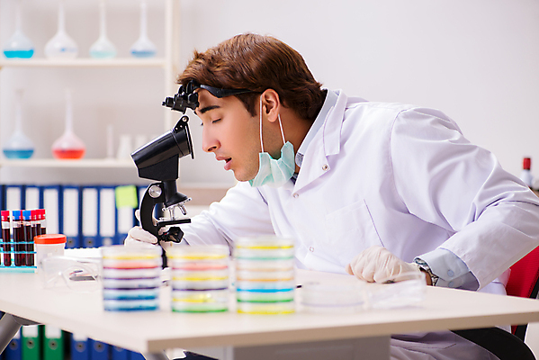 포토 JPG 해외이미지 그릇 접시 응시 과학 유리 현미경 실험 가면 사람없음 물 약 쌓기 의사 액체 혈액 실험실 보호 생명공학 지시 연구원 과학자 분석 생물학 미생물 유리그릇 튜브 계량기 발견 조제 개발 화학물질 화학자 살균 해외202105 해외포토 자연요소 직업 식기 시선 교육 컨셉 의학 모션 재질 생물 실험기구 의료진 화학 만들기 학자 파일형식