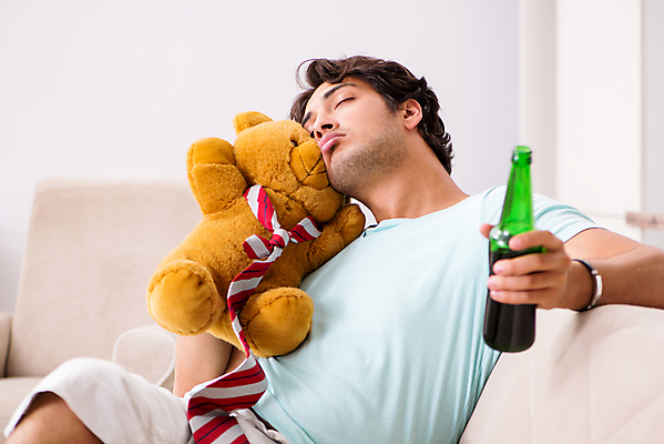 포토 JPG 해외이미지 남자 곰 유리 아침 새로움 주택 맥주 주류 피곤 앉기 이벤트 사람없음 장난감 파티 와인 마시기 축하 알코올 생일 샴페인 연도 만취 두통 문제 무거움 중독 알코올중독 숙취 이슈 이혼 혼란 해외202105 해외포토 주간 동물 기념일 음료 컨셉 포유류 모션 재질 사람 건물 무게 질병 술취함 파일형식