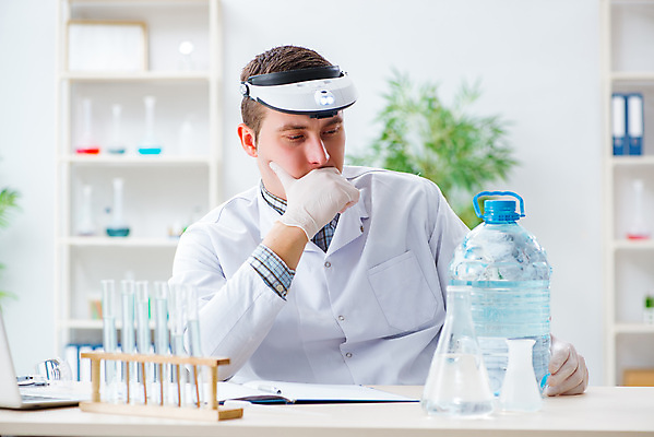 포토 JPG 해외이미지 학생 과학 생각 유리 건강 실험 사람없음 물 약 시험 의사 액체 실험실 바이러스 생명공학 혼합 연구원 과학자 플라스크 분석 생물학 비커 미생물 유리그릇 튜브 박테리아 발견 배려 섞기 화학물질 화학자 해외202105 해외포토 자연요소 직업 그릇 교육 컨셉 의학 재질 생물 실험기구 의료진 화학 학자 파일형식