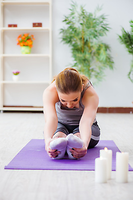 포토 JPG 해외이미지 모양 모델 라이프스타일 여자 행복 스포츠 운동화 신체 다이어트 요가 휴식 건강 사람없음 운동 섹시 스파 스트레칭 매트 몸무게 유연 날씬함 연습 체육관 에어로빅 테라피 해외202105 해외포토 웰빙 감정 신발 컨셉 사람 생활 뷰티 춤 몸매 파일형식