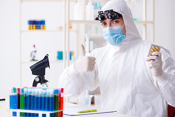 포토 JPG 해외이미지 학생 산업 안경 과학 유리 고글 건강 실험 사람없음 알약 약 의사 엄지손가락 실험실 확대 생명공학 연구원 약국 과학자 분석 미생물 유리그릇 튜브 발견 조제 마약 백신 화학물질 화학자 항생제 해외202105 해외포토 직업 그릇 잡화 컨셉 손가락 의학 재질 생물 의료진 화학 만들기 학자 파일형식