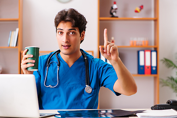 포토 JPG 해외이미지 학생 커피 유리 엑스레이 건강 병원 경고 사람없음 컴퓨터 약 시험 의사 마시기 아침식사 분석 외과 골프티 단절 방사선 스캐너 인턴 해외202105 해외포토 교육 음료 컨셉 비즈니스 의학 모션 재질 골프용품 전자제품 식사 의료진 파일형식